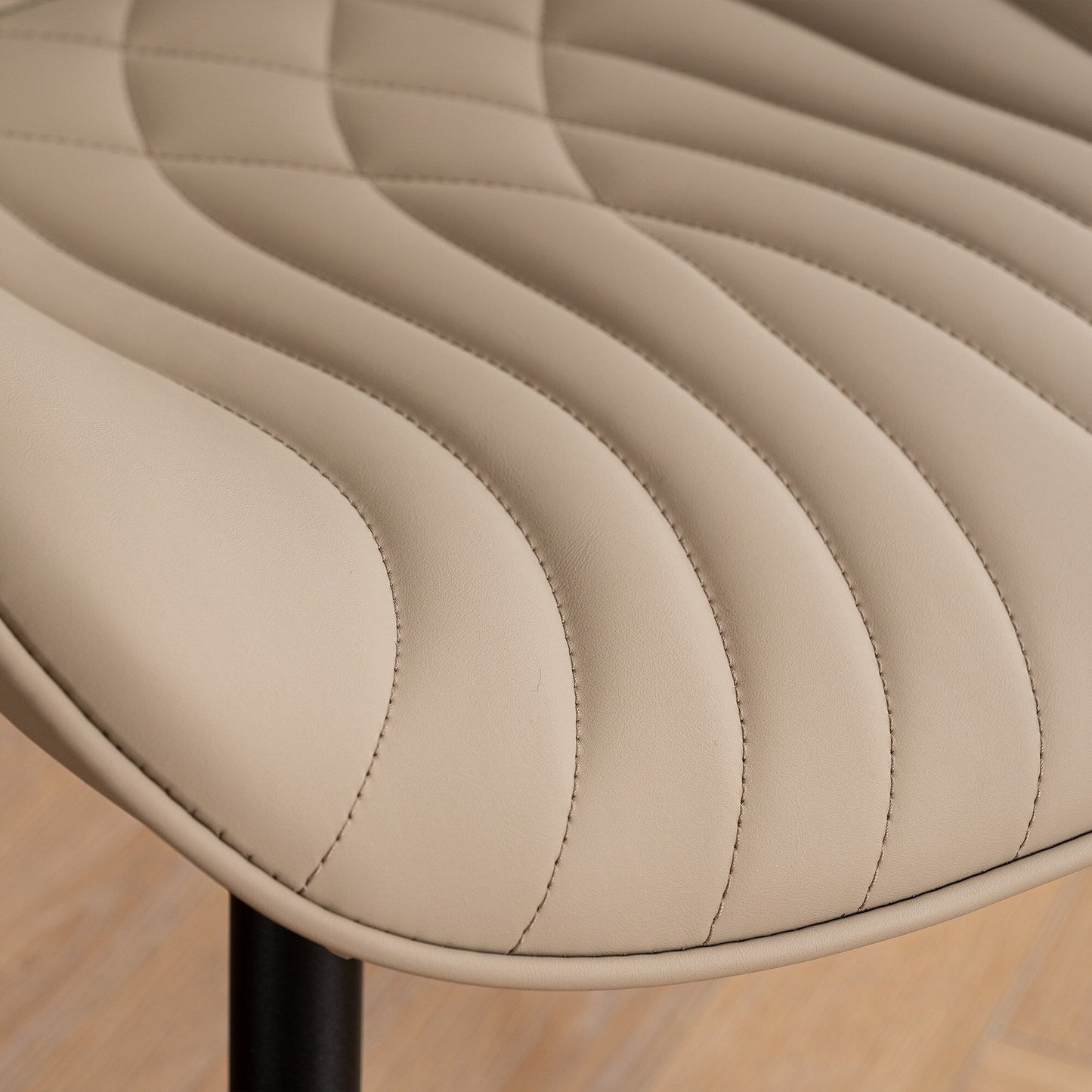 Set di 2 sedie da pranzo moderne imbottite in pelle senza braccioli