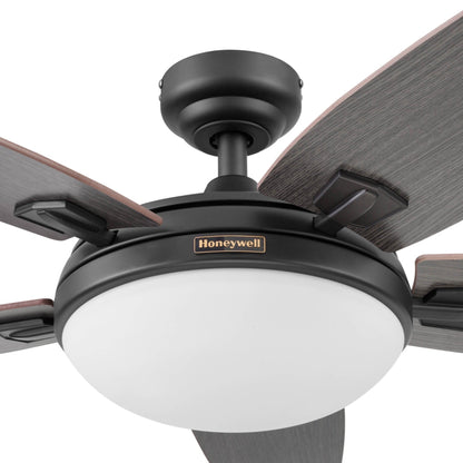 Ventilatore da soffitto Honeywell Carmel da 48 pollici con luce integrata e telecomando