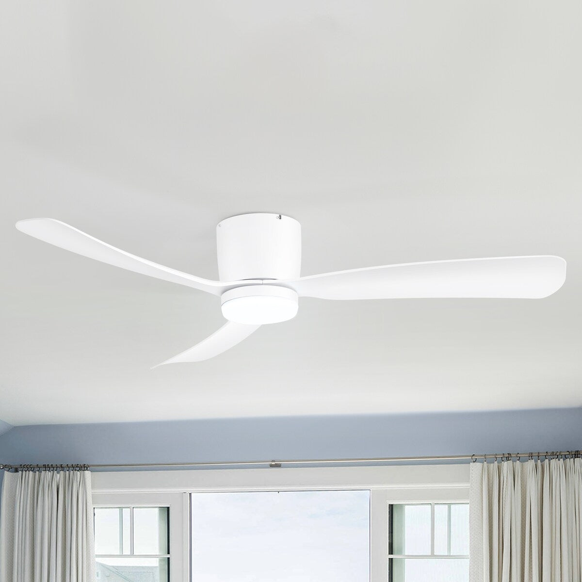 Ventilatore da soffitto a LED da 52 pollici nero/bianco con telecomando (3 pale)