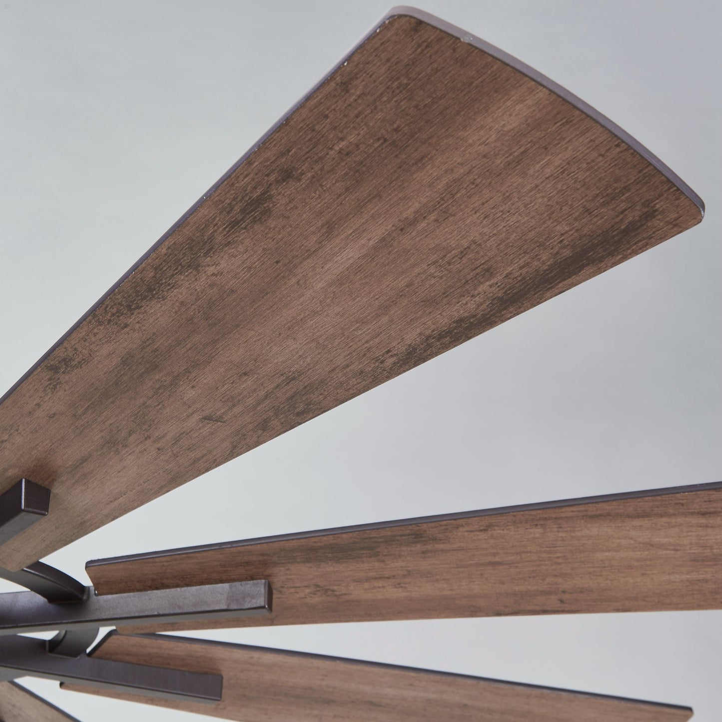 Ventilatore da soffitto a forma di mulino a vento in bronzo oliato da 60 pollici con luce e telecomando