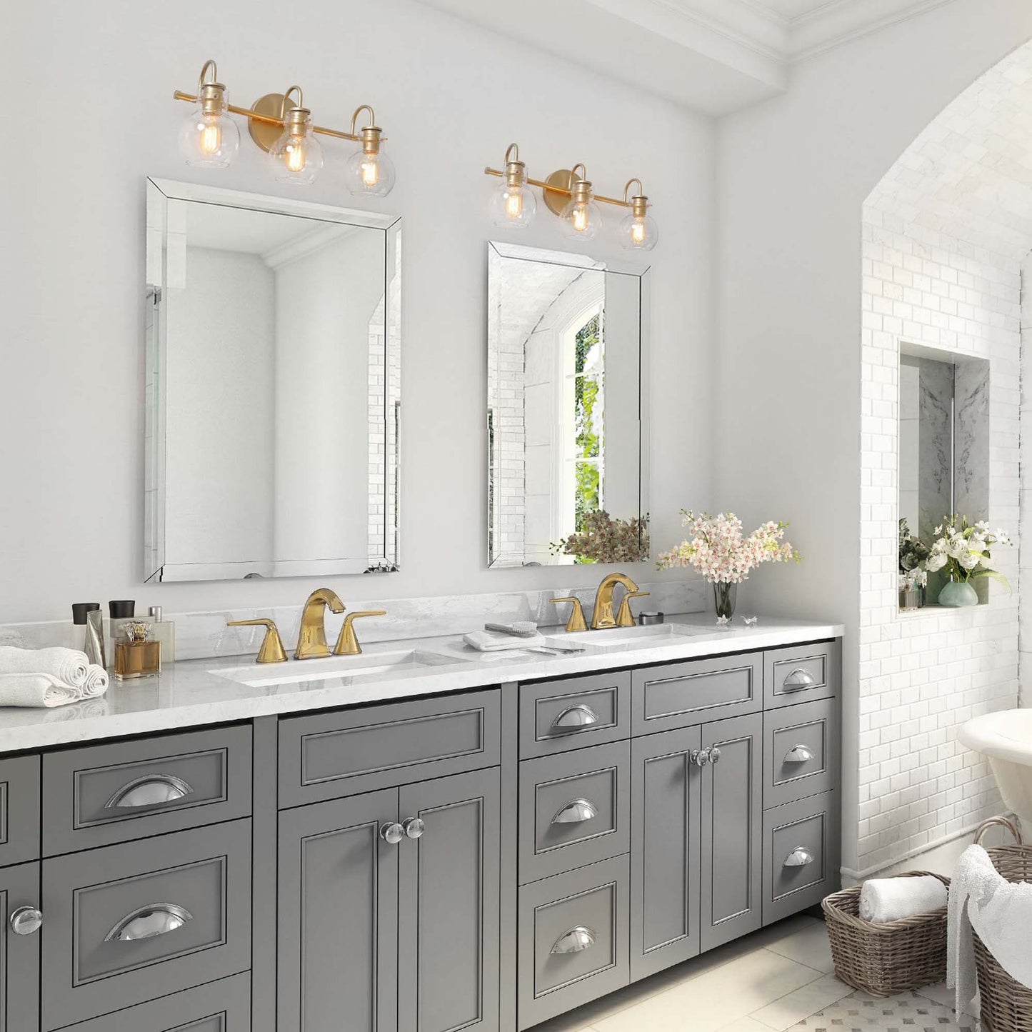 Applique da parete in vetro a forma di sfera, moderna, per bagno, a 3 luci, color oro