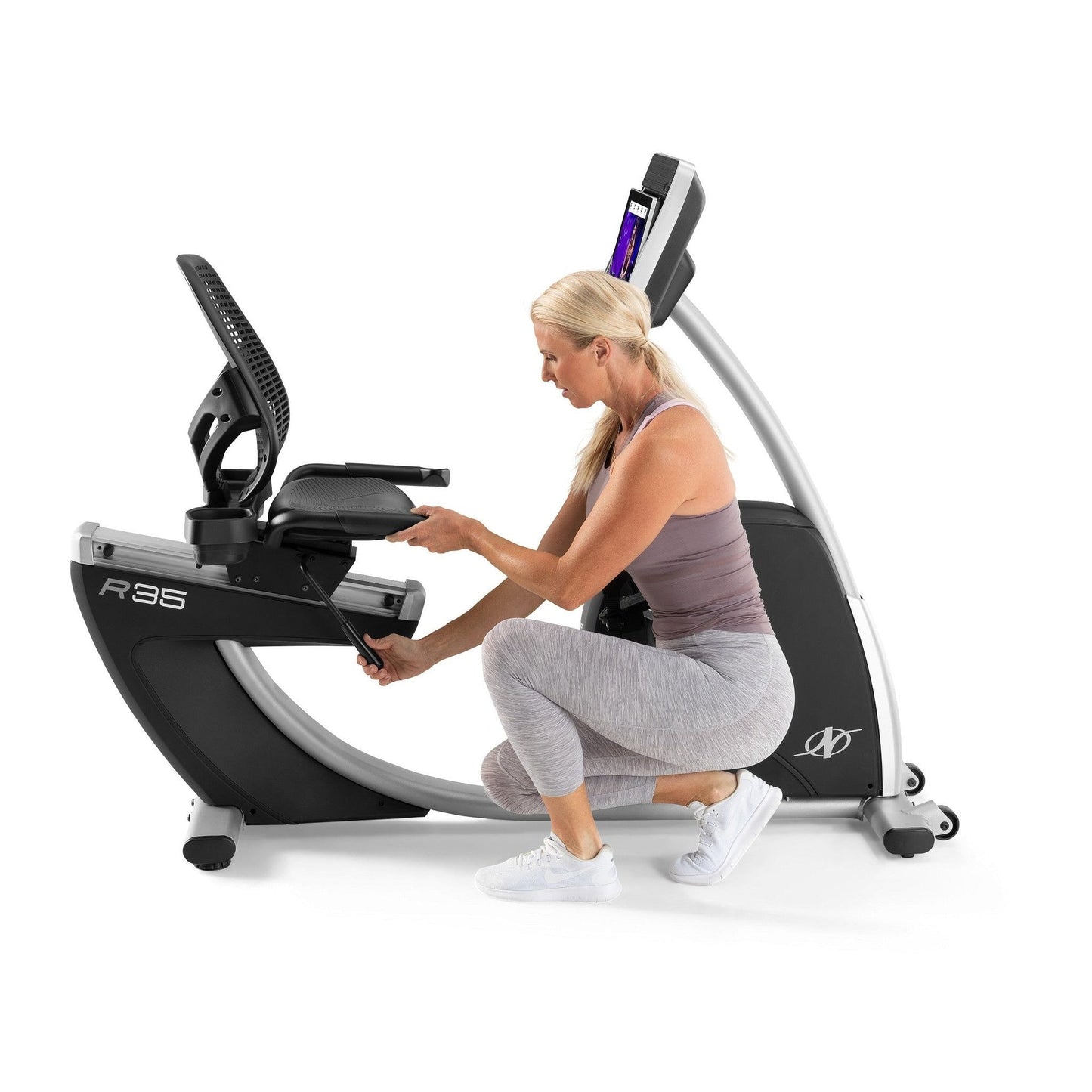 NordicTrack Commercial Series R35; cyclette reclinata con touchscreen da 14 pollici abilitata per iFIT
