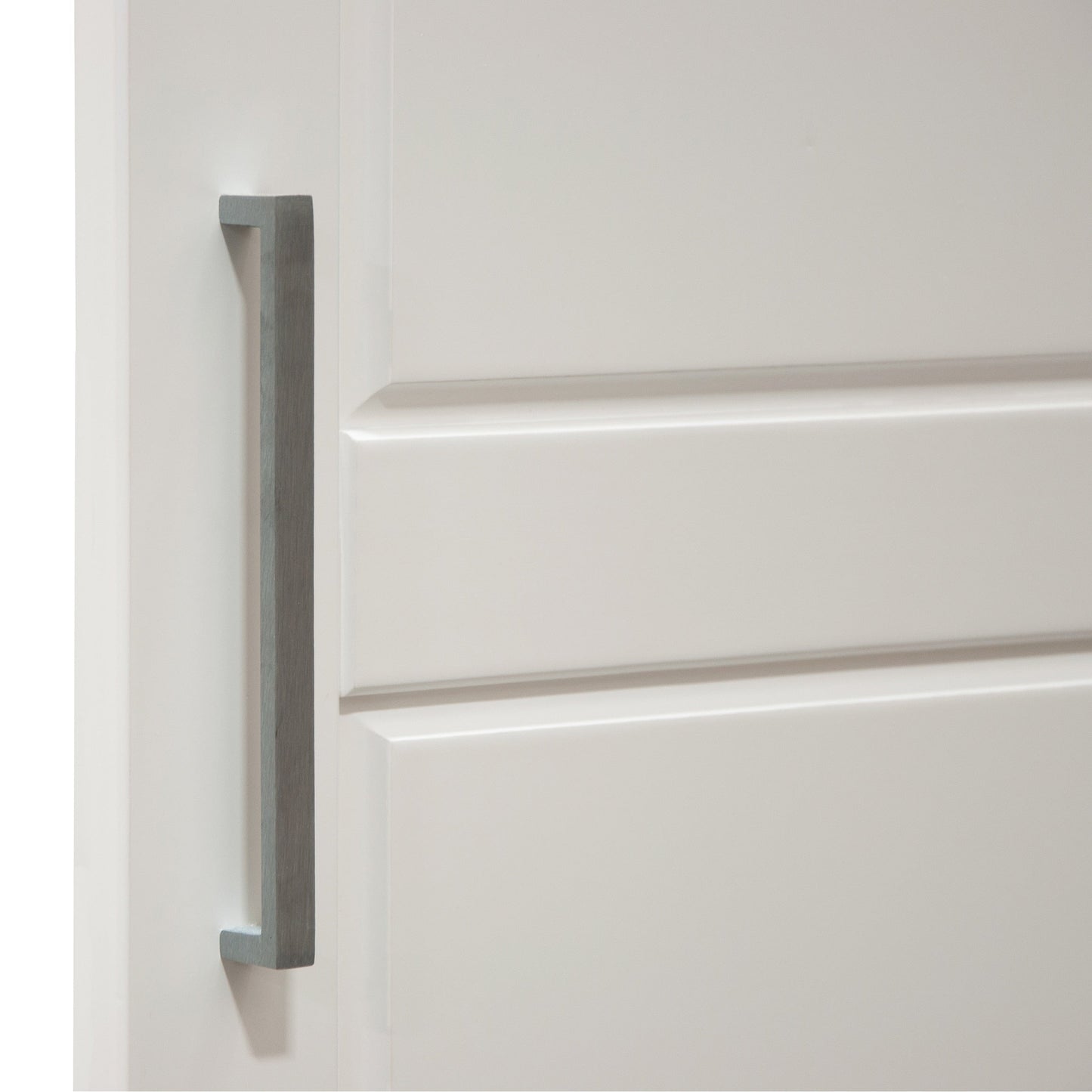 Armadio guardaroba Cosmo a 3 ante in legno massello al 100% di Palace Imports con ante in legno massello o a specchio