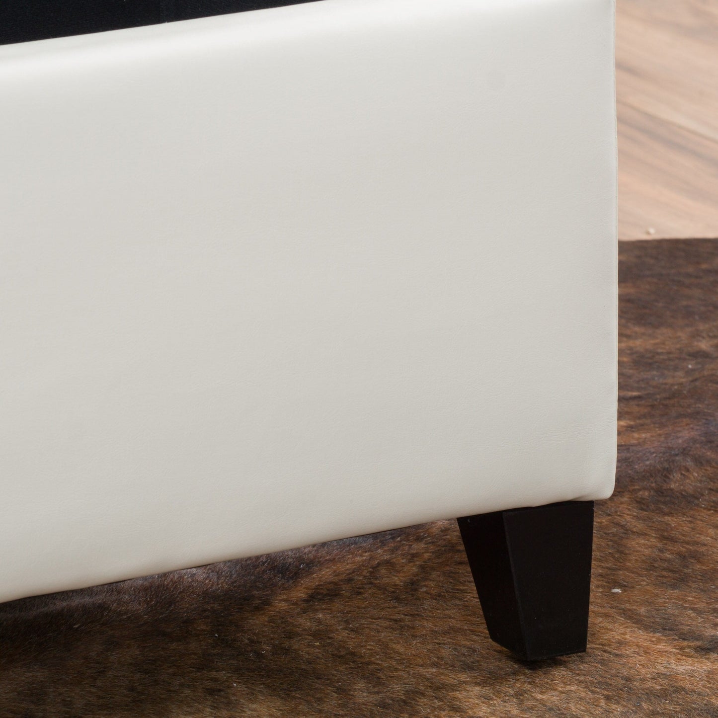 Panca contenitore in similpelle Lucinda di Christopher Knight Home - 51,25 L x 17,50 P x 16,25 A