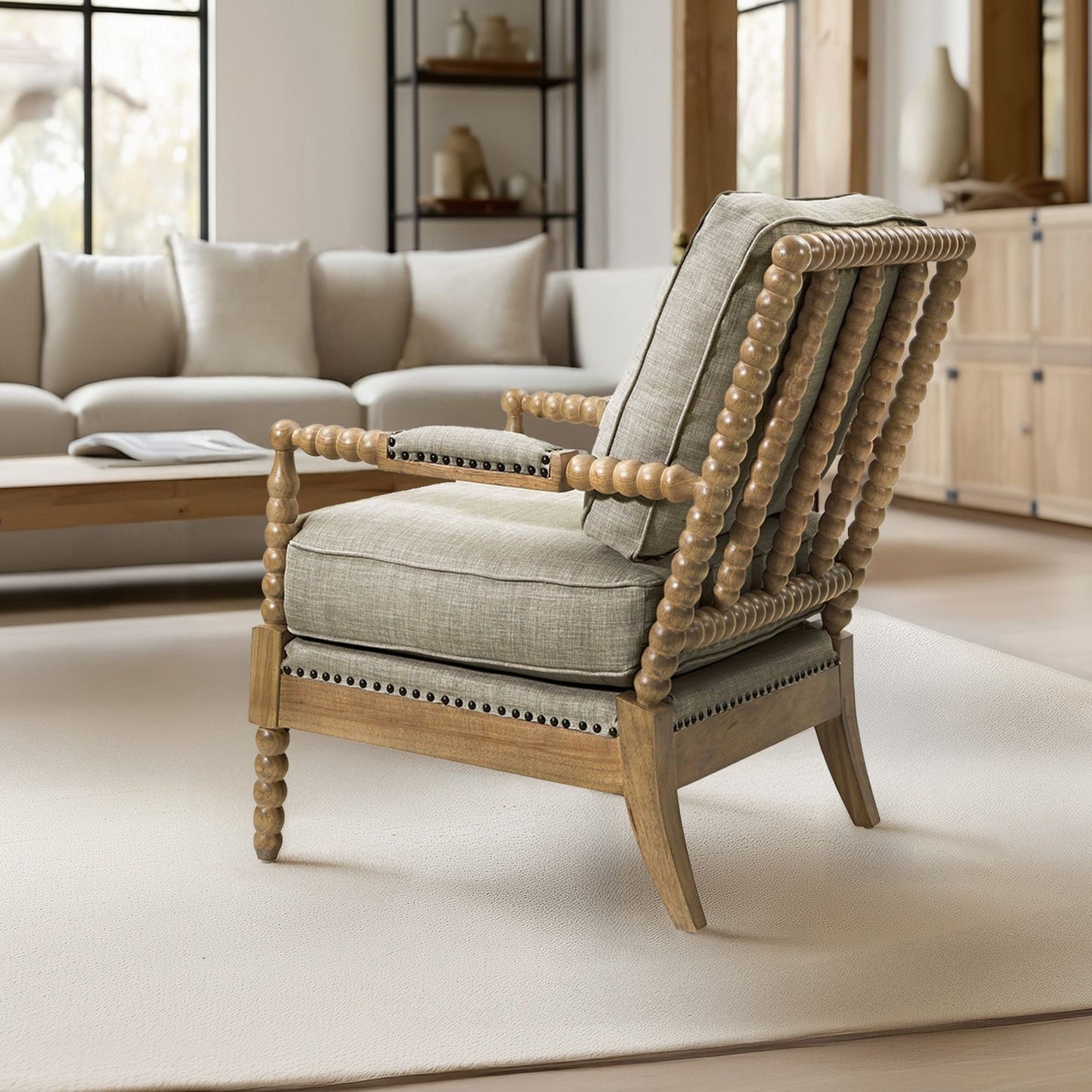 Poltrona Madison Park Donohue con struttura in legno tornito