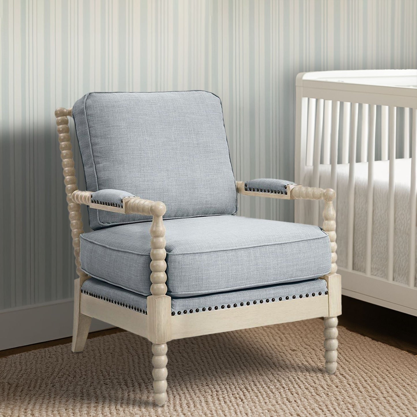 Poltrona Madison Park Donohue con struttura in legno tornito