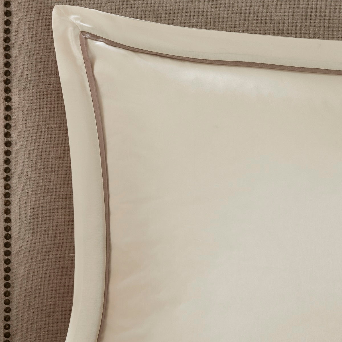 Madison Park Essentials Loretta 24 pezzi Room in a Bag con pannelli per finestre e set di lenzuola