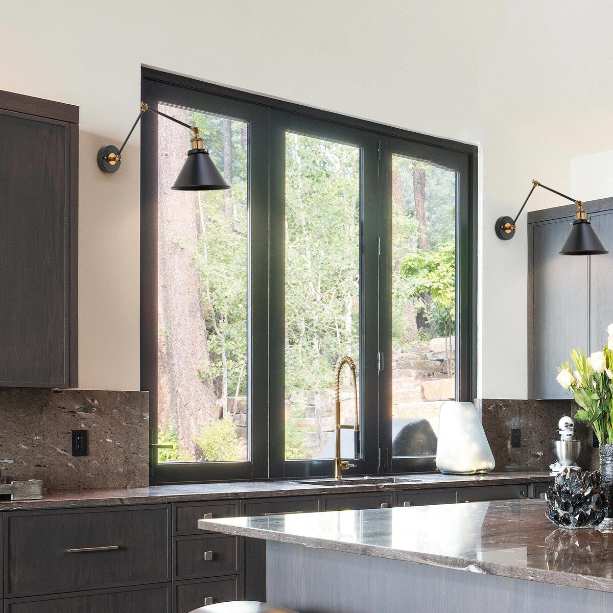 Malryn Set di 2 moderne luci a braccio oscillante regolabili Applique da parete con spina/cablaggio