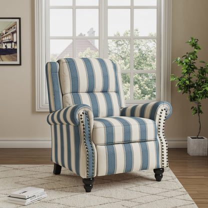 Poltrone reclinabili manuali con schienale a spinta e finiture con borchie