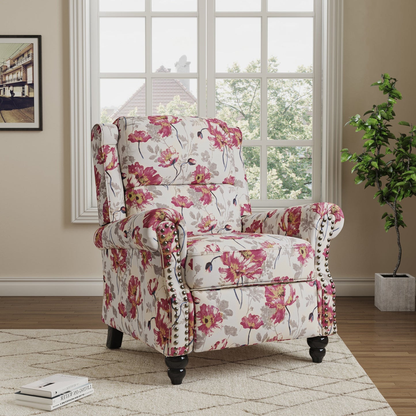 Poltrone reclinabili manuali con schienale a spinta e finiture con borchie