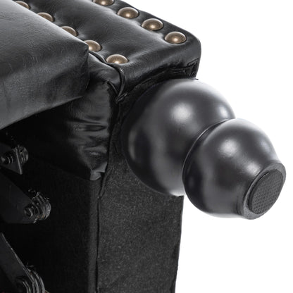 Poltrone reclinabili manuali con schienale a spinta e finiture con borchie