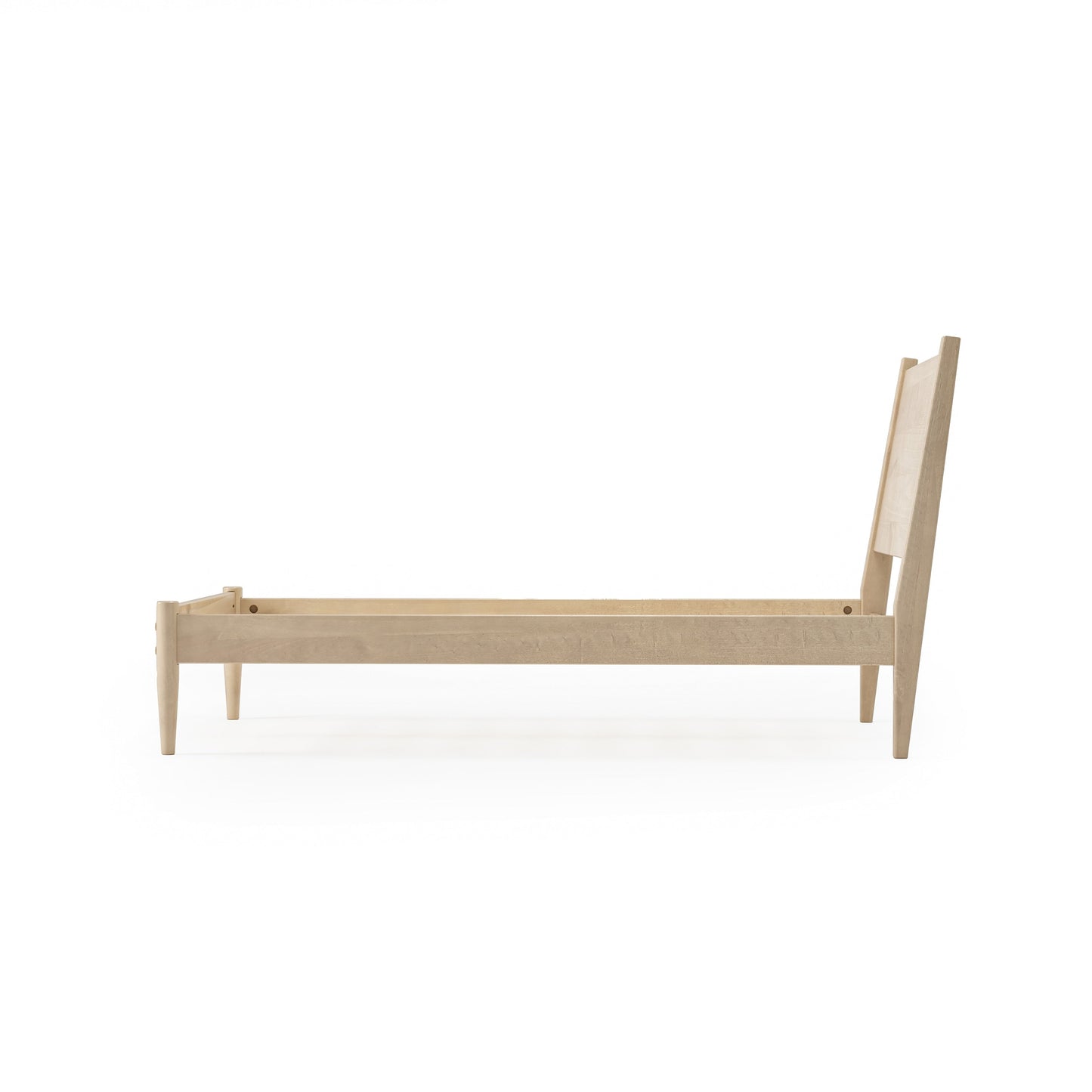 Letto a pannelli di metà secolo