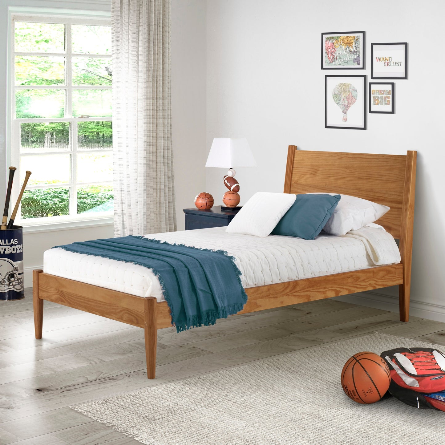 Letto a pannelli di metà secolo