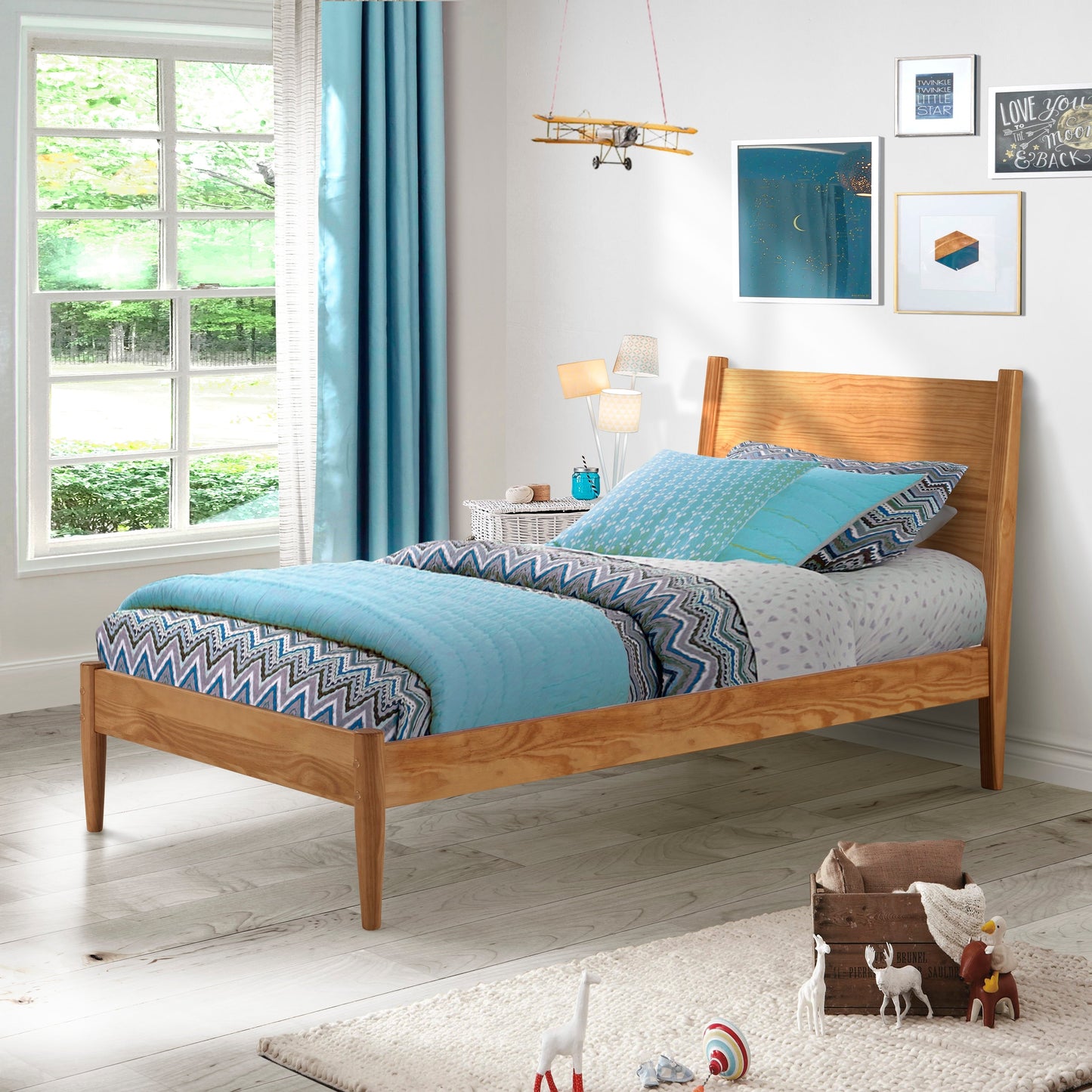 Letto a pannelli di metà secolo