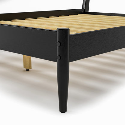 Letto a pannelli di metà secolo