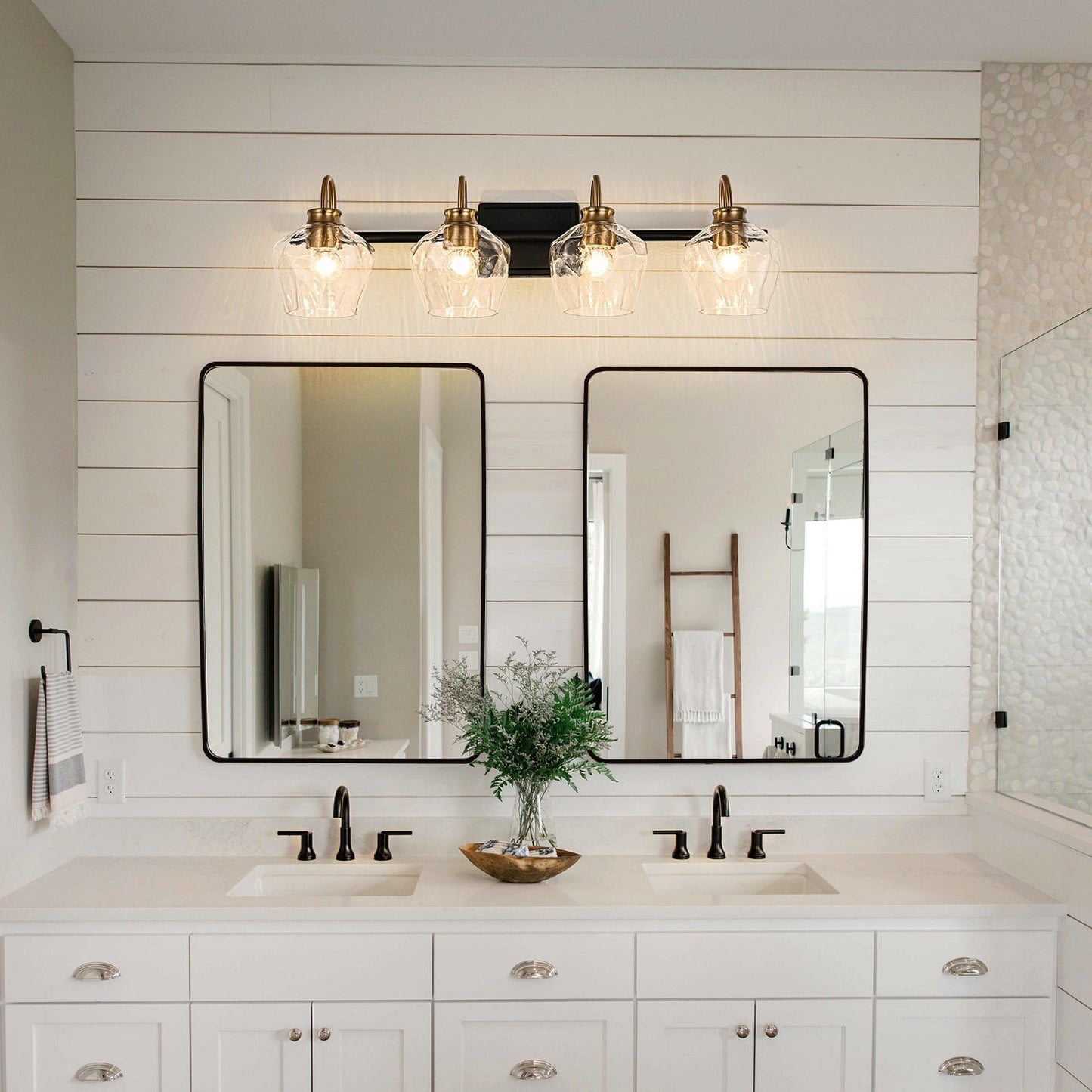 Applique da parete moderne da bagno a 3/4 luci dimmerabili con paralume in vetro