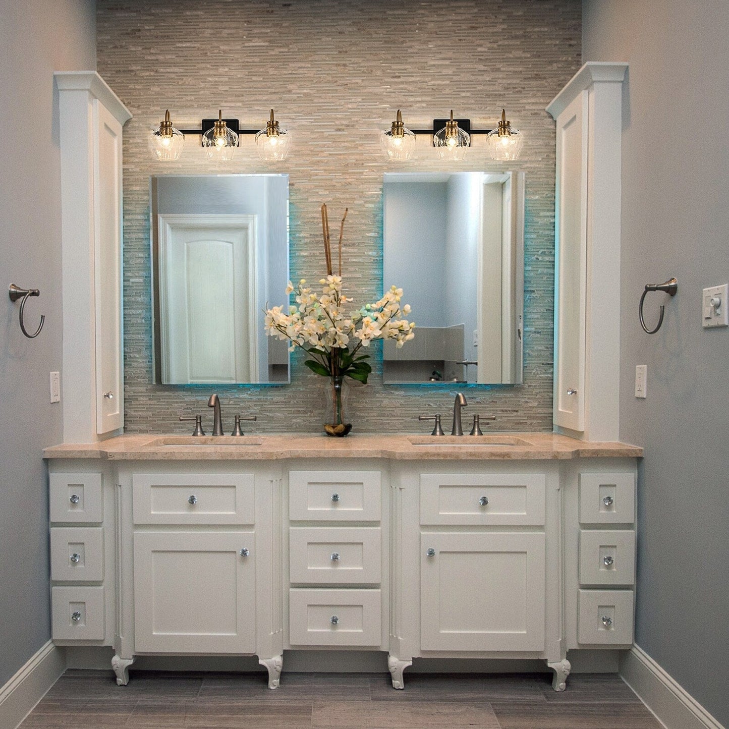 Applique da parete moderne da bagno a 3/4 luci dimmerabili con paralume in vetro