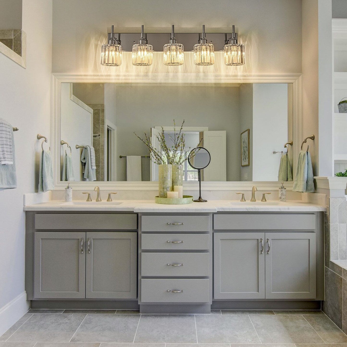 Applique da parete moderne con paralumi in cristallo dimmerabili per il bagno