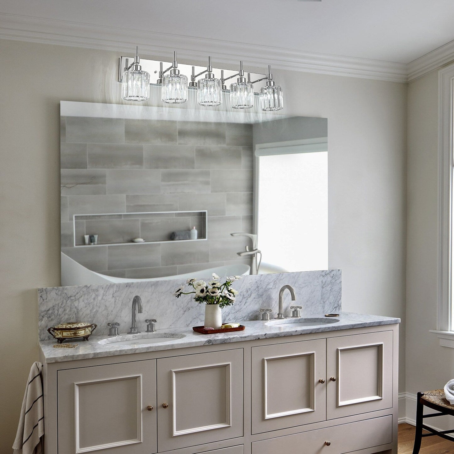 Applique da parete moderne con paralumi in cristallo dimmerabili per il bagno