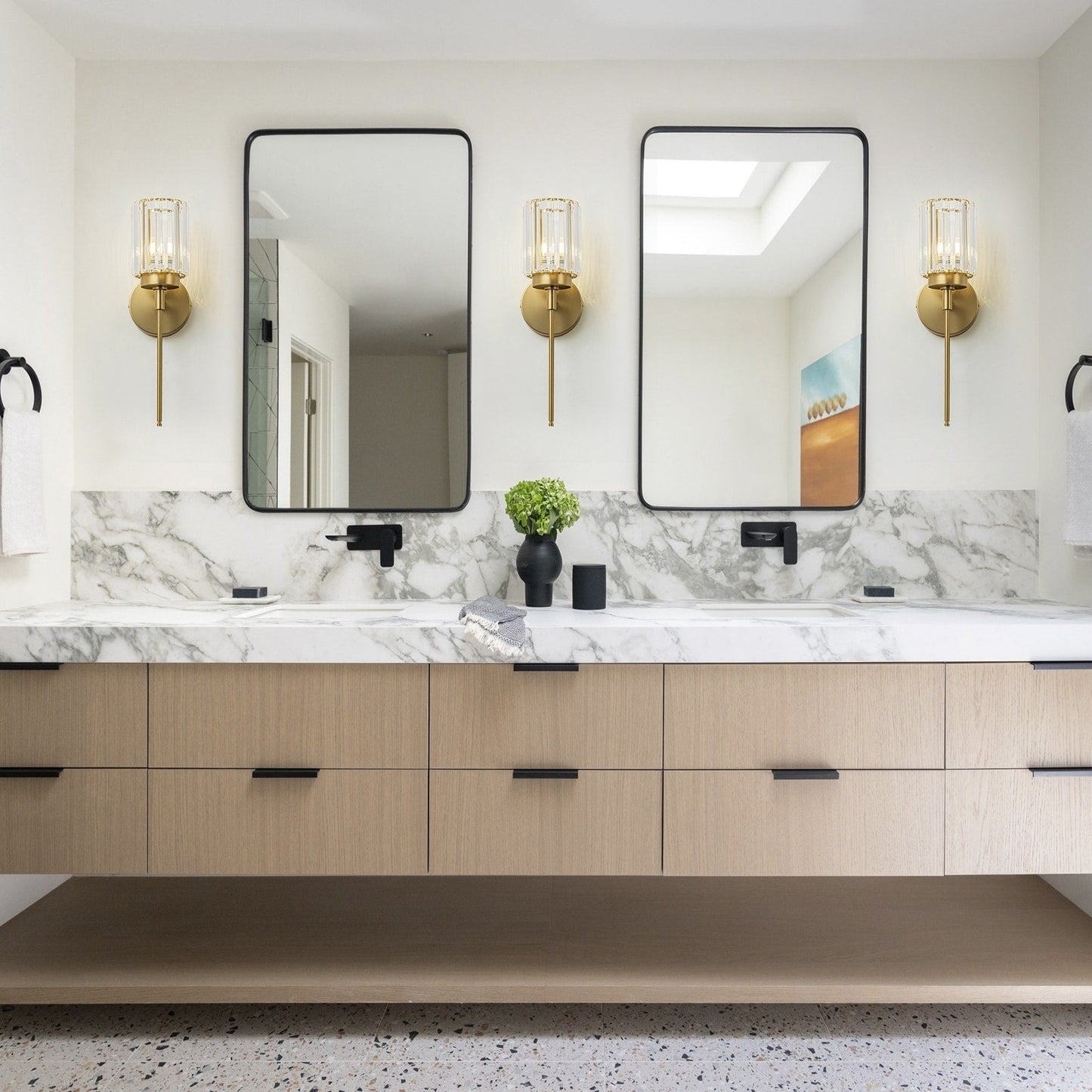 Applique da parete moderna dimmerabile in oro Glam Cylinder, lampada da toeletta in cristallo per bagno