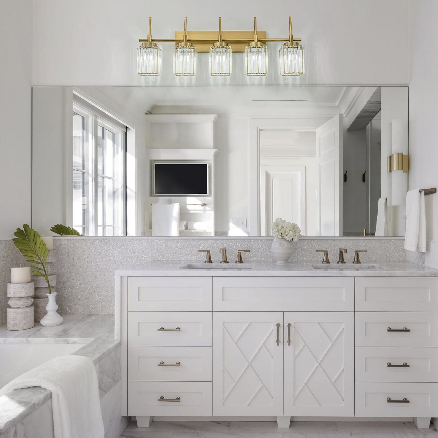 Applique da parete moderna dimmerabile in oro Glam Cylinder, lampada da toeletta in cristallo per bagno