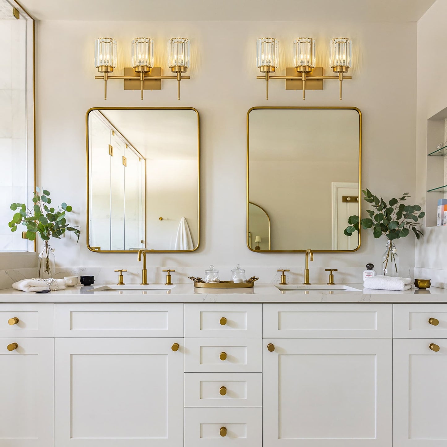 Applique da parete moderna dimmerabile in oro Glam Cylinder, lampada da toeletta in cristallo per bagno