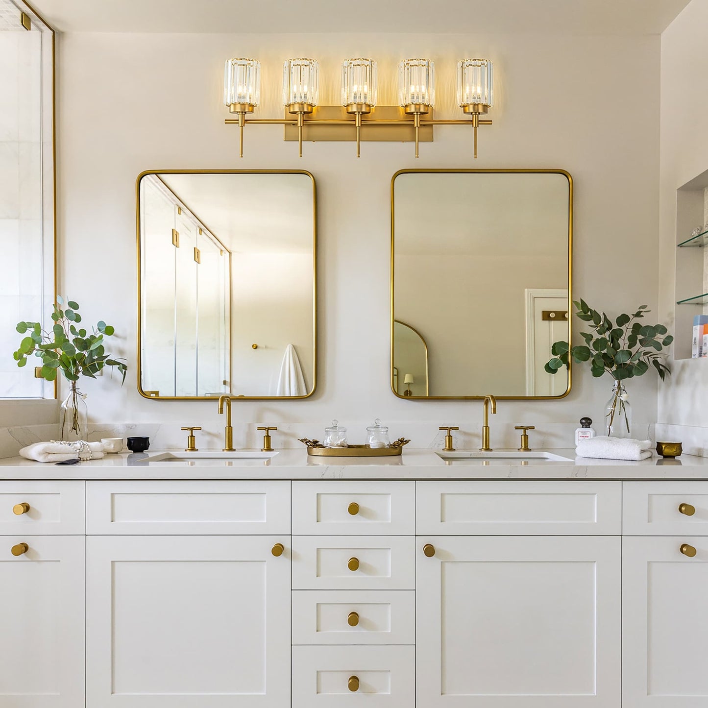 Applique da parete moderna dimmerabile in oro Glam Cylinder, lampada da toeletta in cristallo per bagno