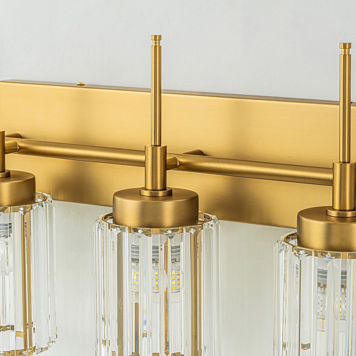 Applique da parete moderna dimmerabile in oro Glam Cylinder, lampada da toeletta in cristallo per bagno