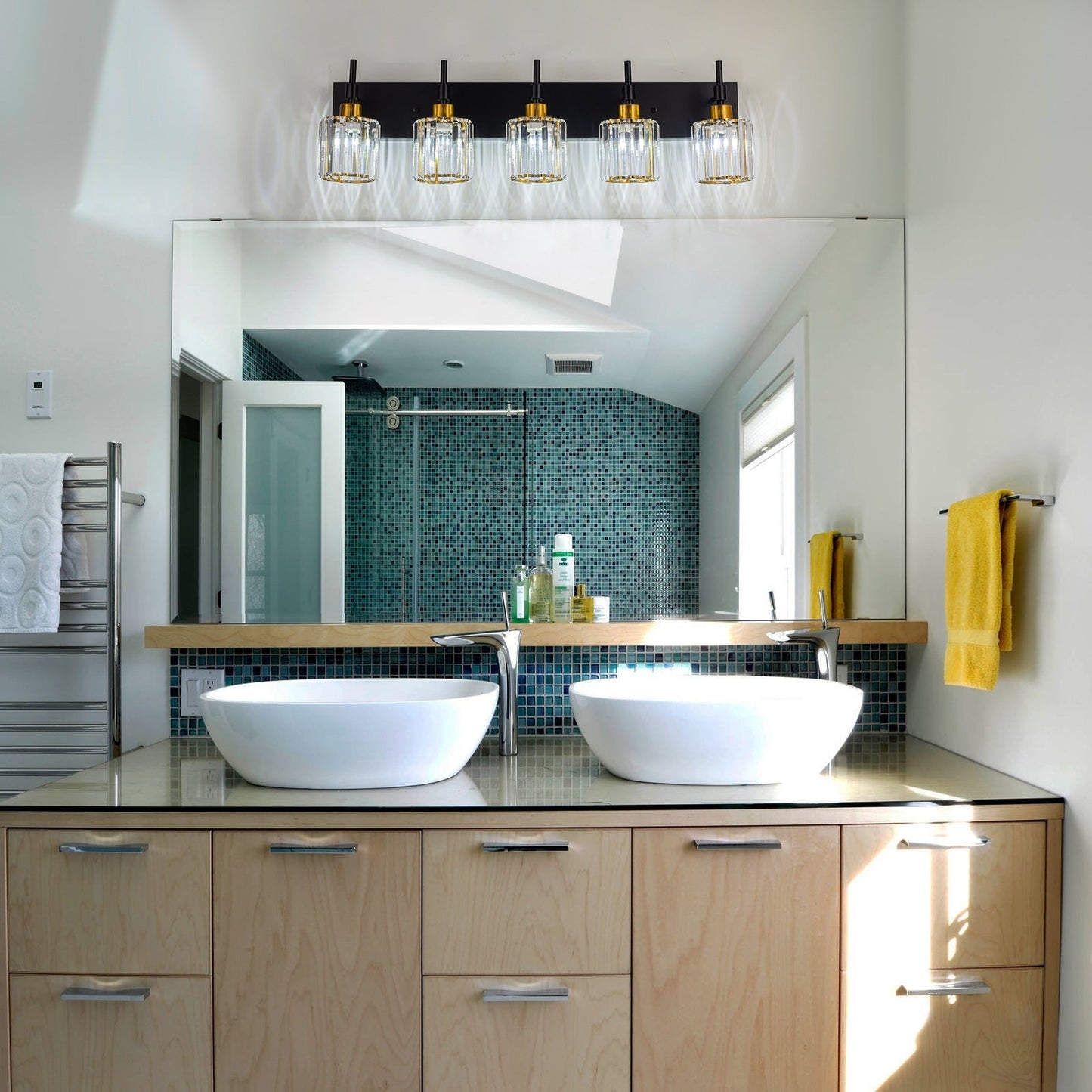 Applique da parete moderne con paralumi in cristallo dimmerabili per il bagno