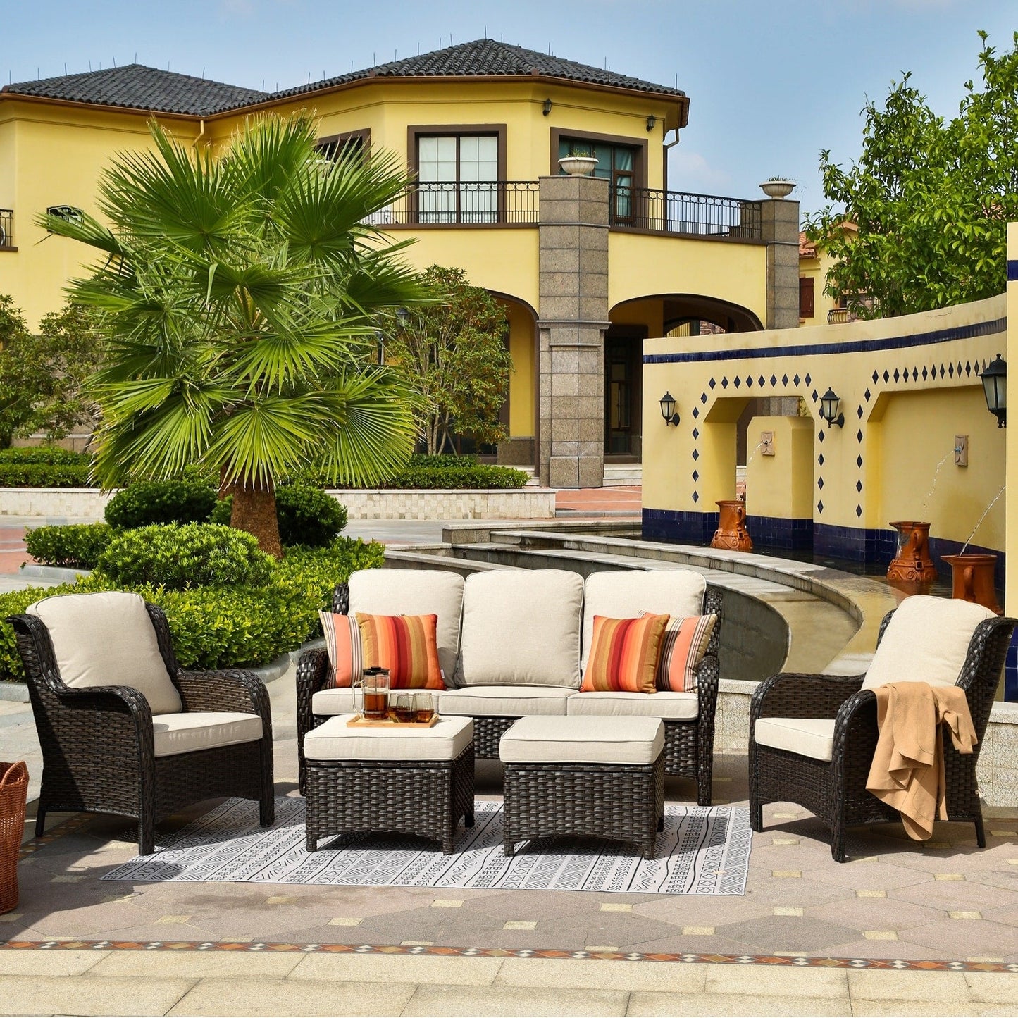 Set da conversazione OVIOS da 5 pezzi con schienale alto in vimini per patio