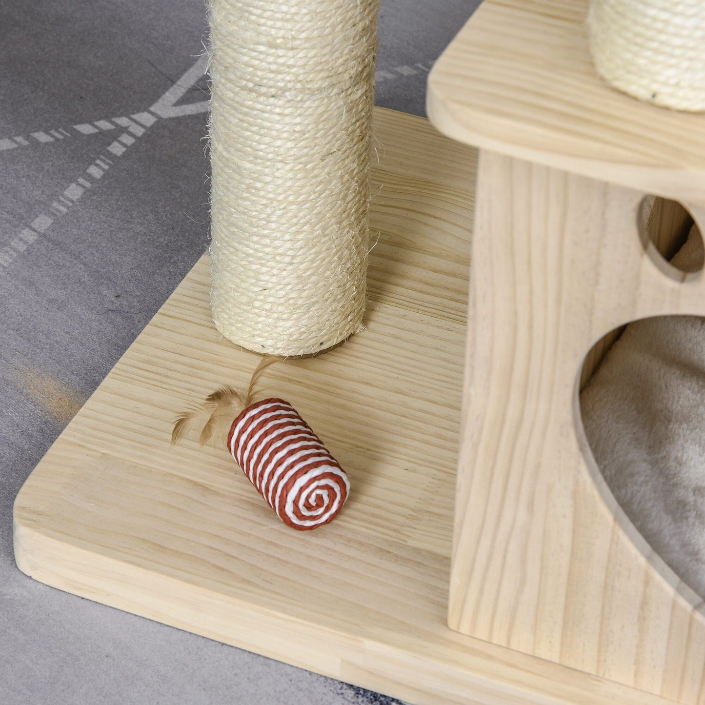 PawHut Torre per gatti multilivello con tiragraffi rivestito in sisal, attività per gattini e cuscino morbido di lusso