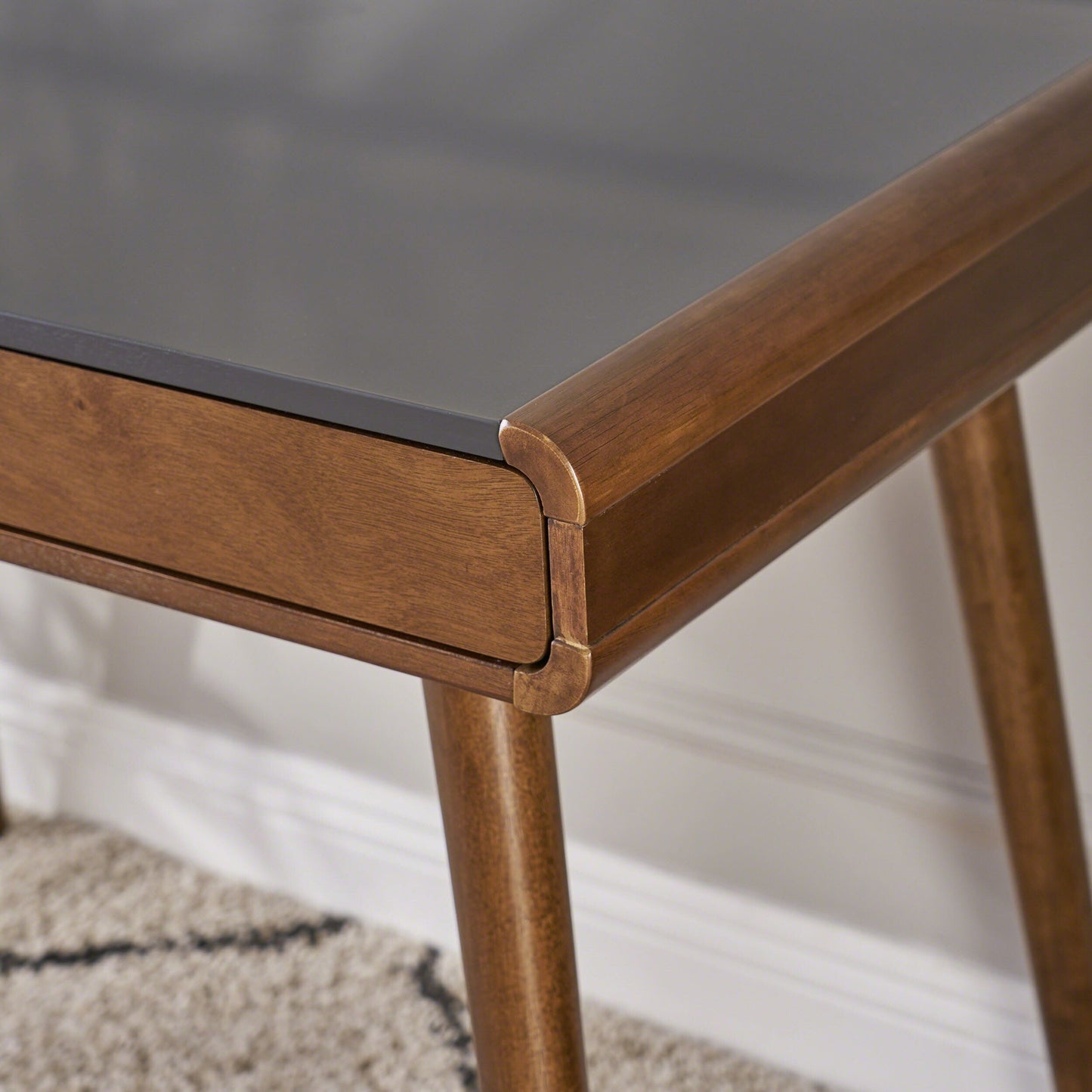 Scrivania Peninah in finto legno di caucciù di Christopher Knight Home