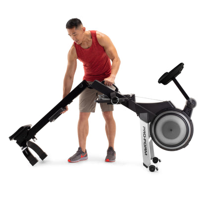 ProForm 750R; Vogatore con 5 display, supporto per tablet integrato e design salvaspazio