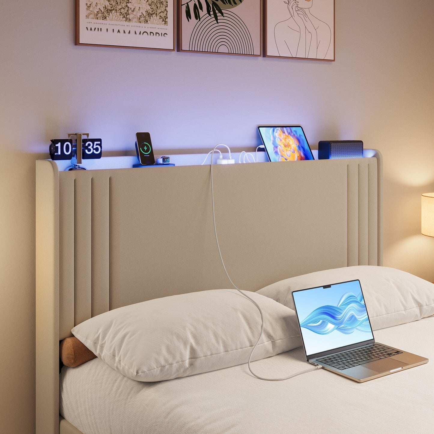 Letto imbottito con canali verticali queen/full e testiera wingback