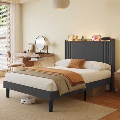 Letto imbottito con canali verticali queen/full e testiera wingback