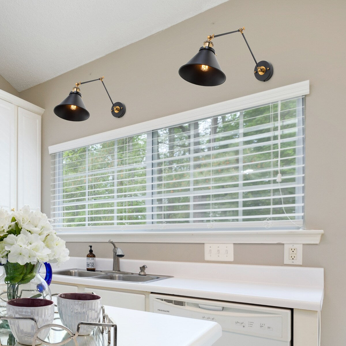 Malryn Set di 2 moderne luci a braccio oscillante regolabili Applique da parete con spina/cablaggio