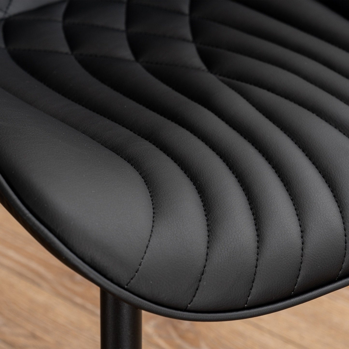 Set di 2 sedie da pranzo moderne imbottite in pelle senza braccioli